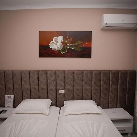 Hotel Kojku Дуррес Екстер'єр фото