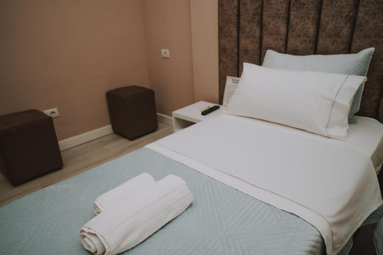Hotel Kojku Дуррес Екстер'єр фото